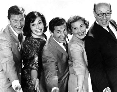  The Dick Van Dyke Show - Uma comédia clássica sobre um escritor de TV e sua vida hilária em casa!